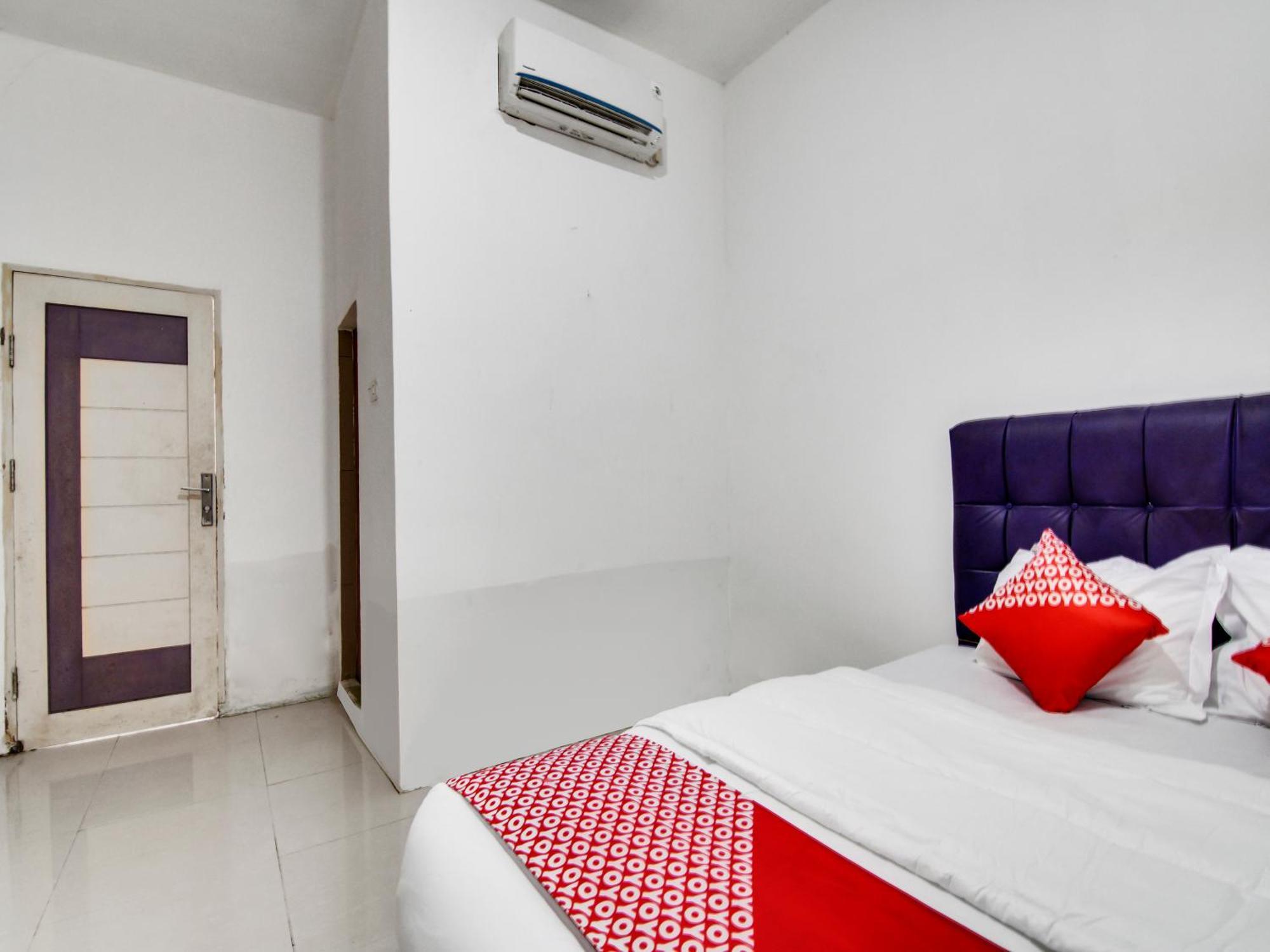 Oyo 90897 Hotel Sepupu Satria Пеканбару Екстериор снимка