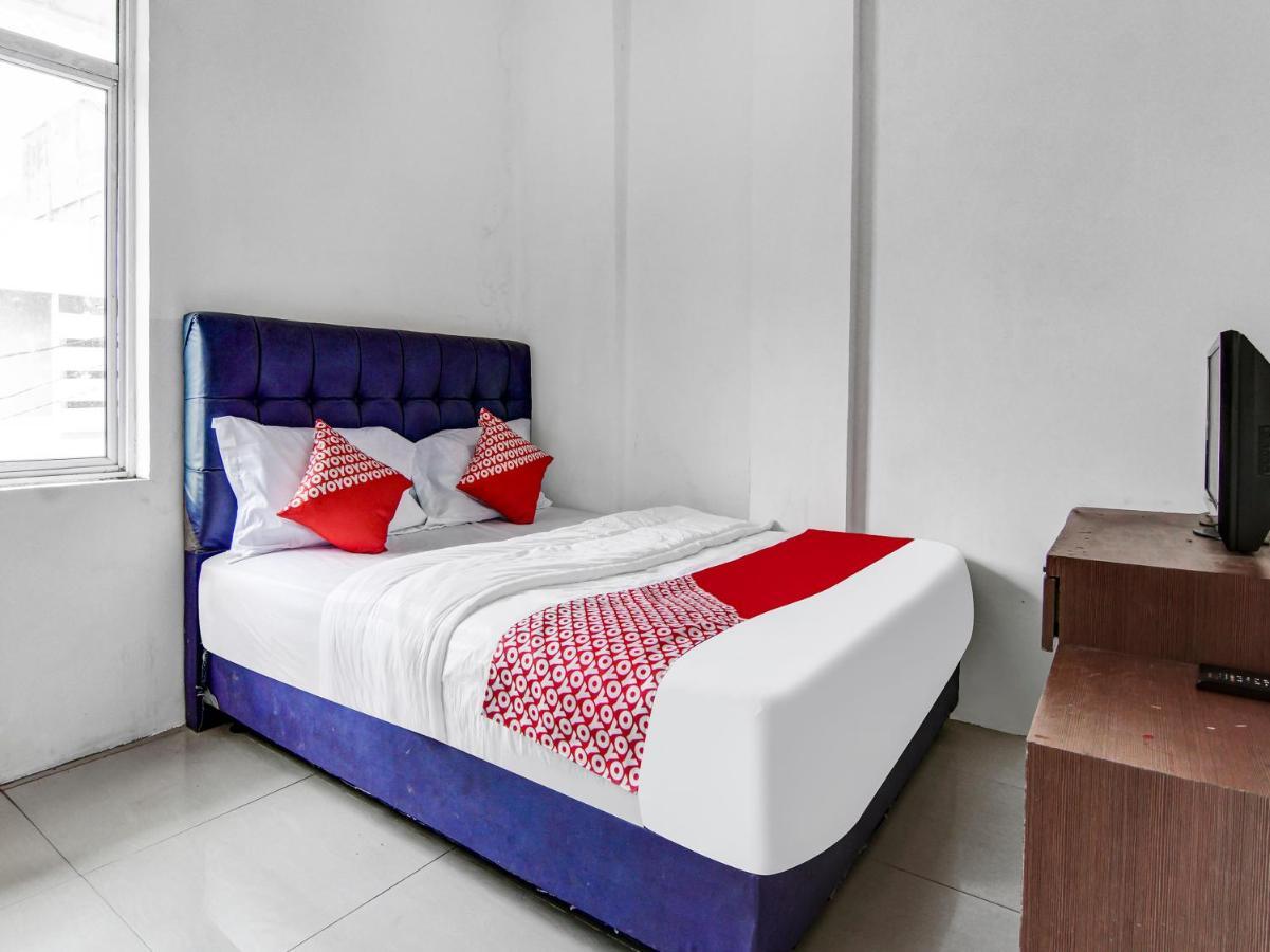 Oyo 90897 Hotel Sepupu Satria Пеканбару Екстериор снимка